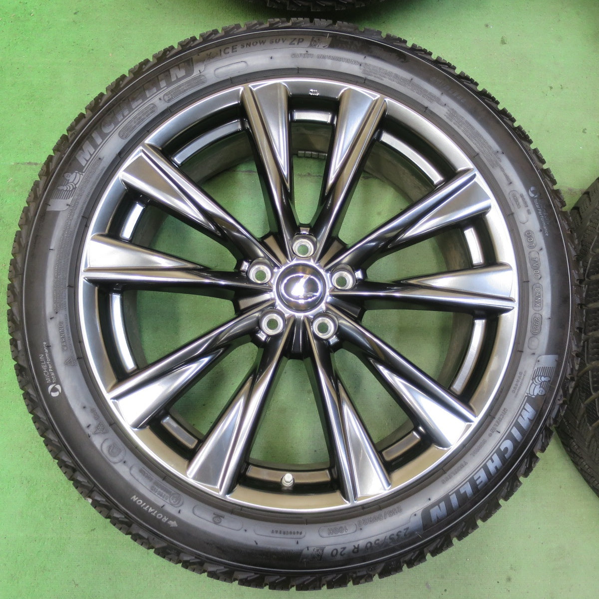 センサー付!超バリ溝!21年!キレイ!ほぼ10分★レクサス NX Fスポーツ 純正 235/50R20 スタッドレス X-ICE SNOW SUV ZP 20インチ PCD114.3/5H★5072801イス