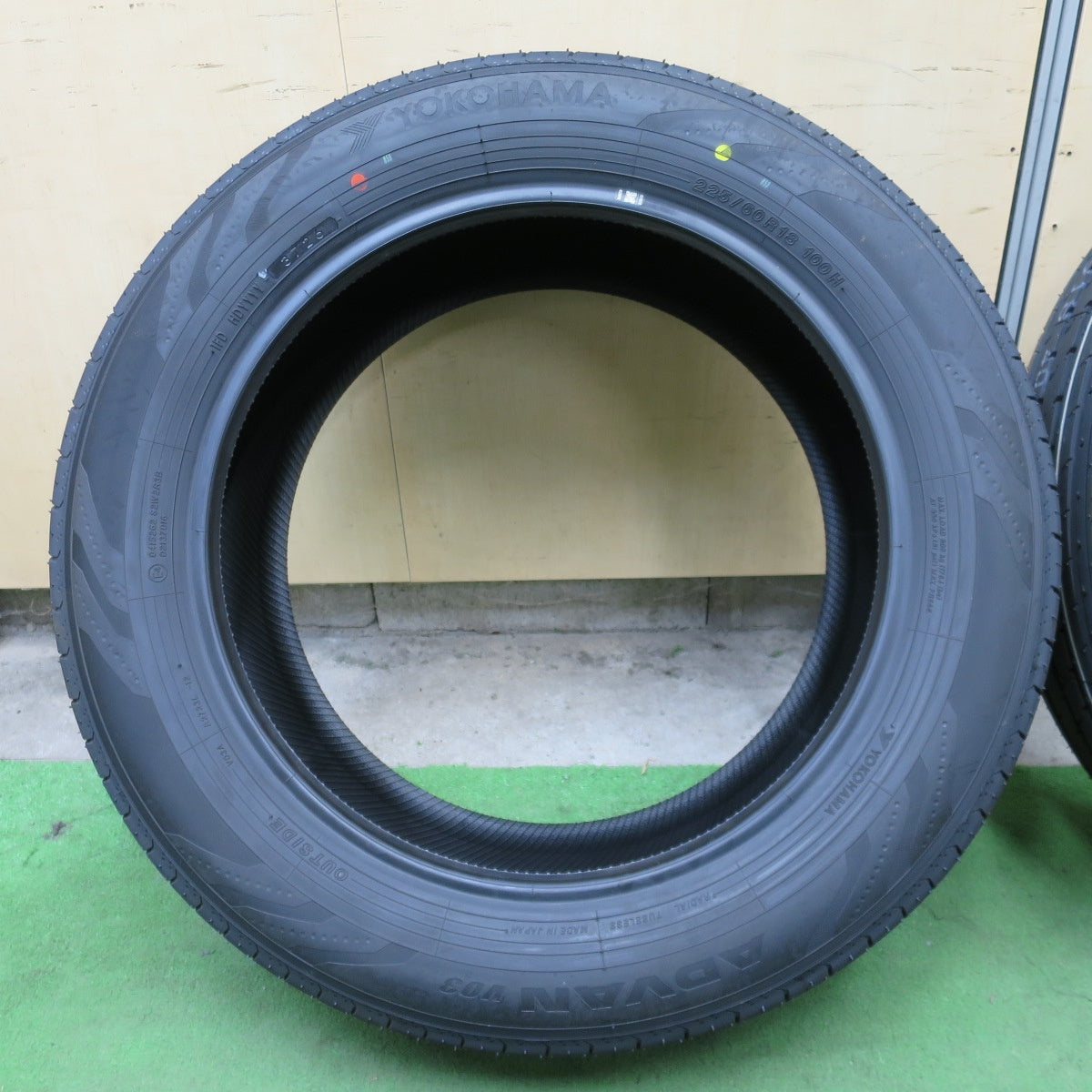 新車外し!26年◎225/60R18 ヨコハマ アドバン V03 タイヤ 18インチ 40系 アルファード ヴェルファイア ハリアー RAV4 レクサス NX 等◎6101701NGノタ