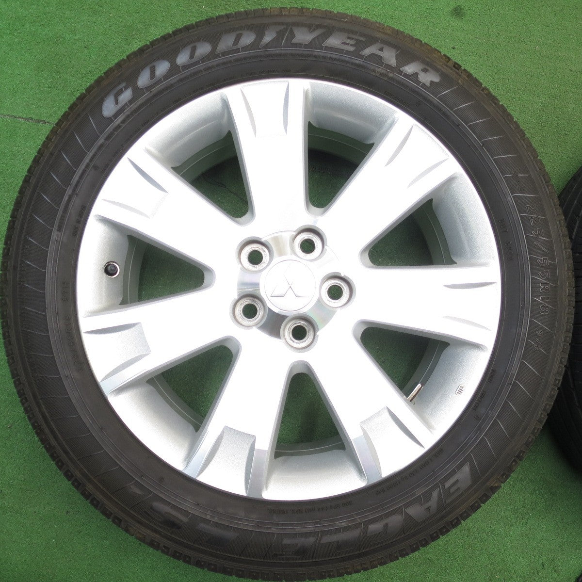 キレイ★三菱 デリカ D:5 純正 225/55R18 グッドイヤー イーグル LS2 18インチ D5 PCD114.3/5H★5052003NJノ