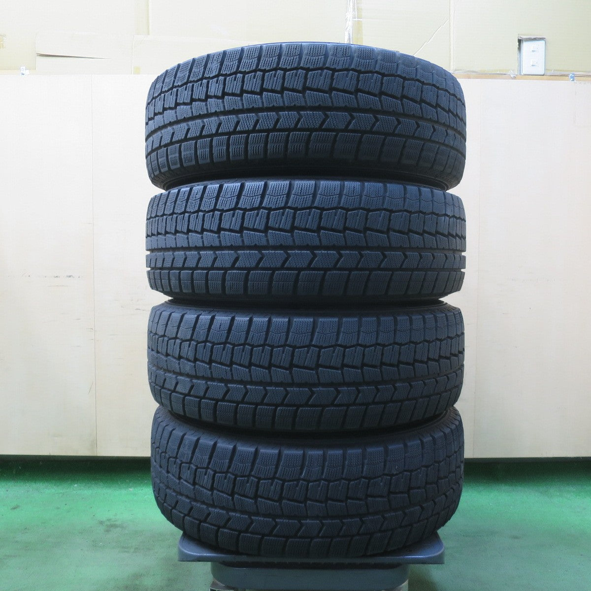 バリ溝!22年!キレイ!9.5分★スタッドレス 205/65R15 ダンロップ ウインターマックス WM02 SIBILLA NEXT W5 シビラ 15インチ PCD114.3/5H★6030303イス