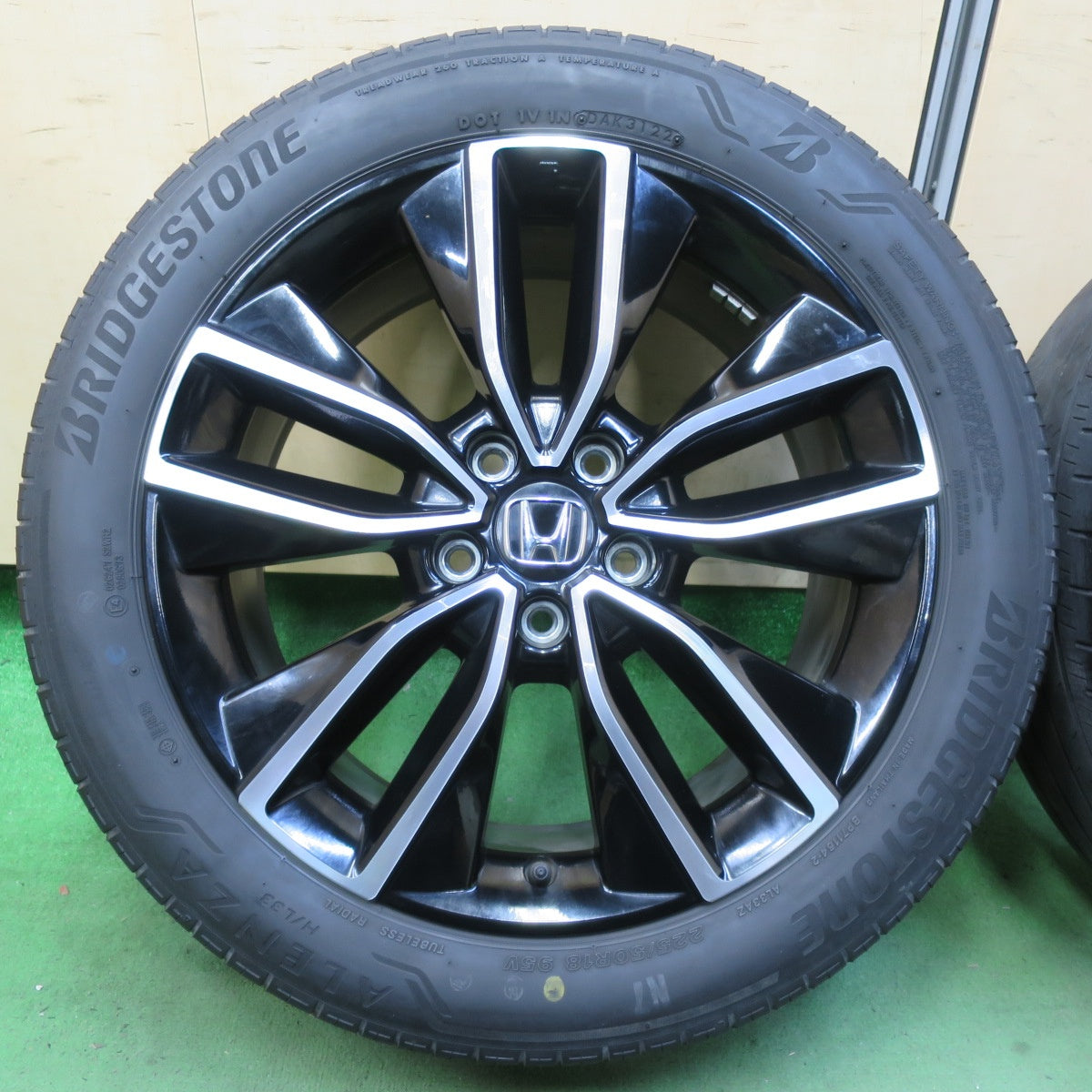 キレイ!22年★ホンダ RV 5 ヴェゼル e:HEV 純正 225/50R18 ブリヂストン アレンザ H/L33 18インチ PCD114.3/5H★5070901イノ