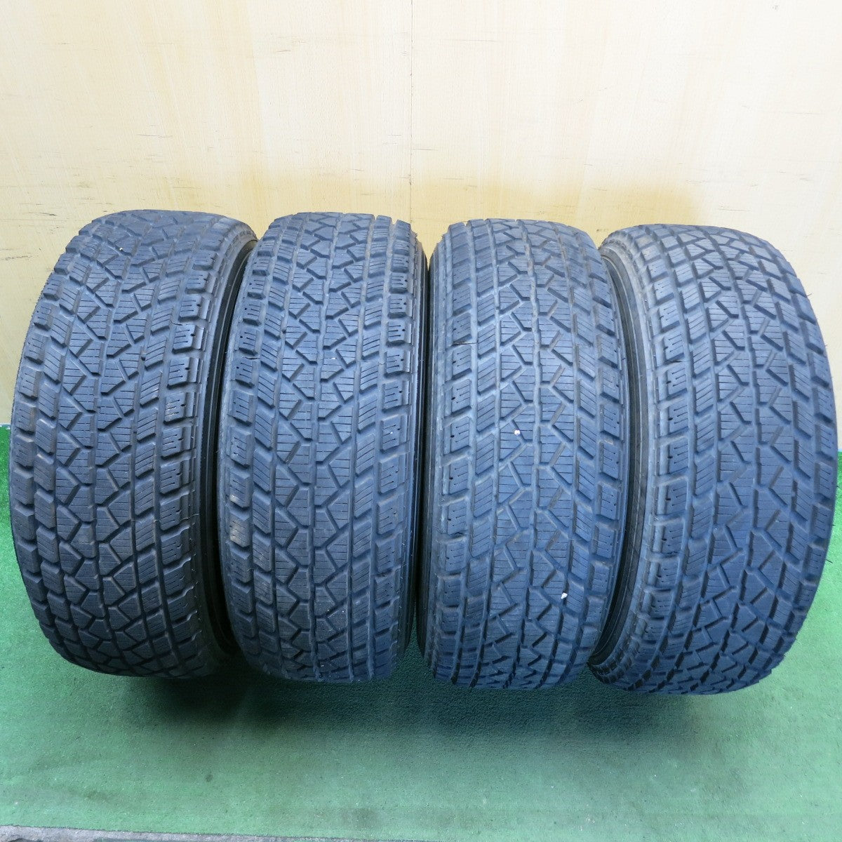 バリ溝!26年!9.5分◎トヨタ ランクル 80 純正 275/70R16 スタッドレス ブリヂストン ウインター デューラー DM-01 16インチ PCD139.7/6H◎6061807HAス