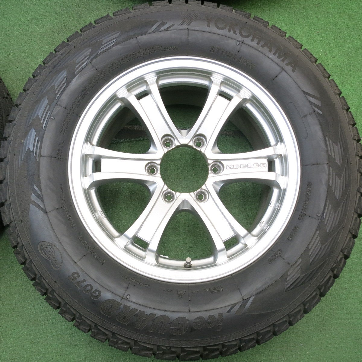 バリ溝!キレイ!9.5分★KEELER 265/65R17 スタッドレス ヨコハマ アイスガード G075 キーラー 17インチ PCD139.7/6H★5091107HAス