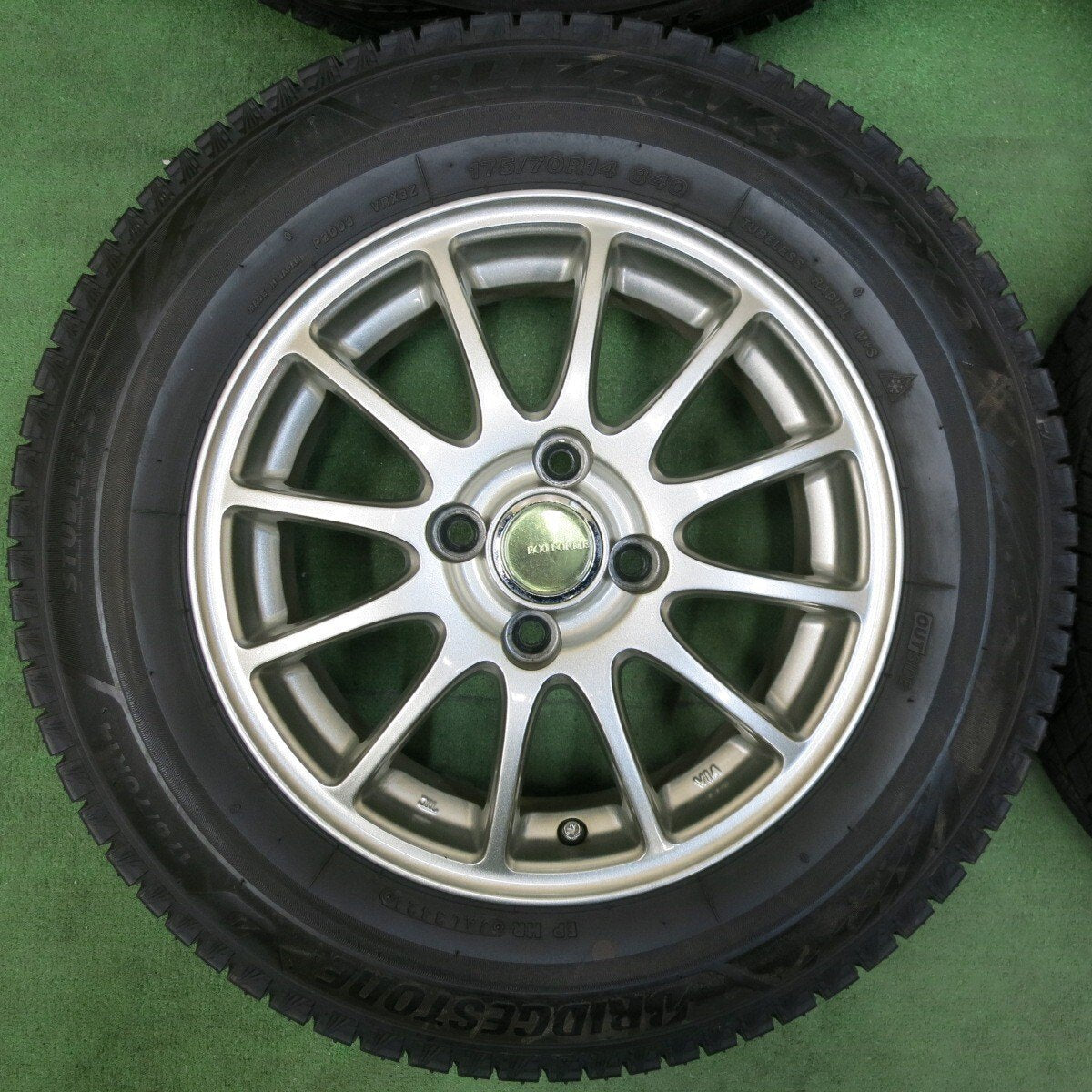 バリ溝!21年!キレイ!ほぼ10分★スタッドレス 175/70R14 ブリヂストン ブリザック VRX3 ECO FORME エコフォルム 14インチ PCD100/4H★4121809SYス