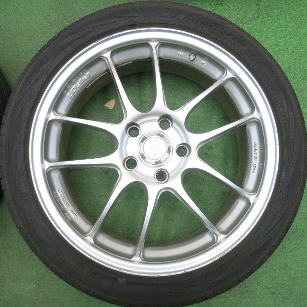バリ溝!21年!9.5分★ENKEI PF01 215/45R18 ヨコハマ ブルーアース RV-02 エンケイ 18インチ PCD114.3/5H★5052310HAス