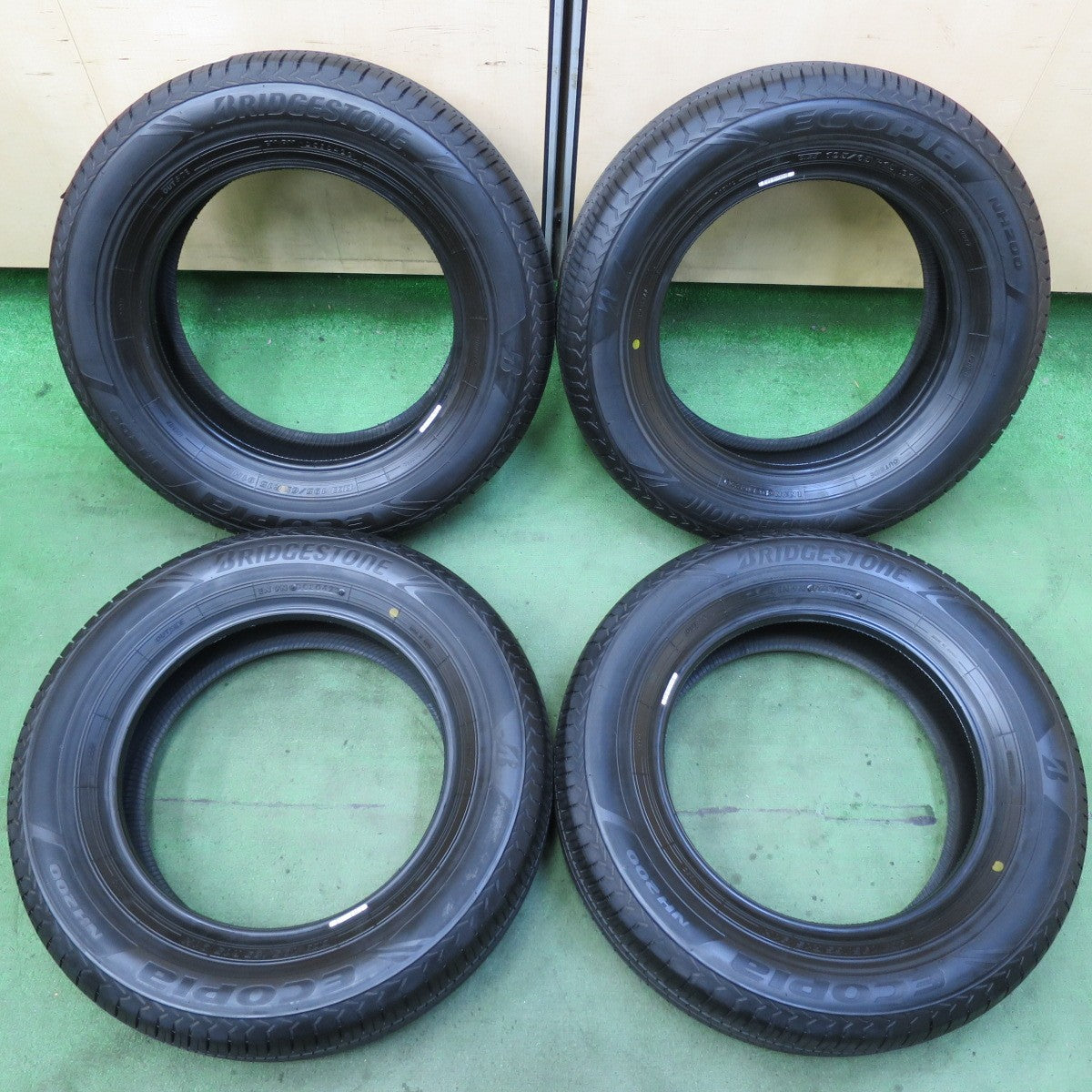 未使用!23年★195/65R15 ブリヂストン エコピア NH200 タイヤ 15インチ プリウス ノア ヴォクシー 等★5090407イノタ