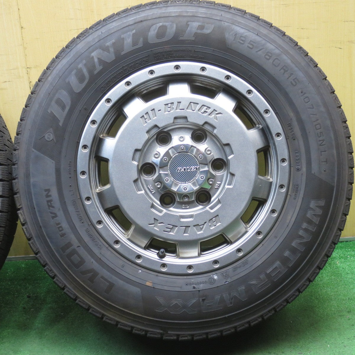 バリ溝!24年!キレイ!9.5分★HI-BLOCK BALEX 195/80R15 107/105N スタッドレス ダンロップ ウインターマックス LV01 for VAN ハイブロック バレックス PCD139.7/6H★5070702NJス