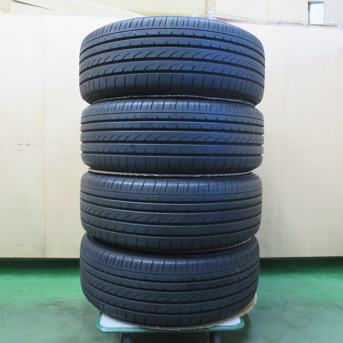 バリ溝!9.5分★STEINER 225/45R19 ヨコハマ ブルーアース RV-02 19インチ シュタイナー PCD114.3/5H★6061001イノ