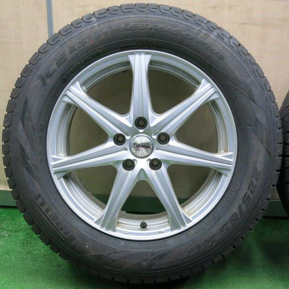 バリ溝!21年!キレイ!9分★スタッドレス 225/65R17 ピレリ アイスアシンメトリコ プラス Treffer トレファー 17インチ PCD114.3/5H★5011104NJス