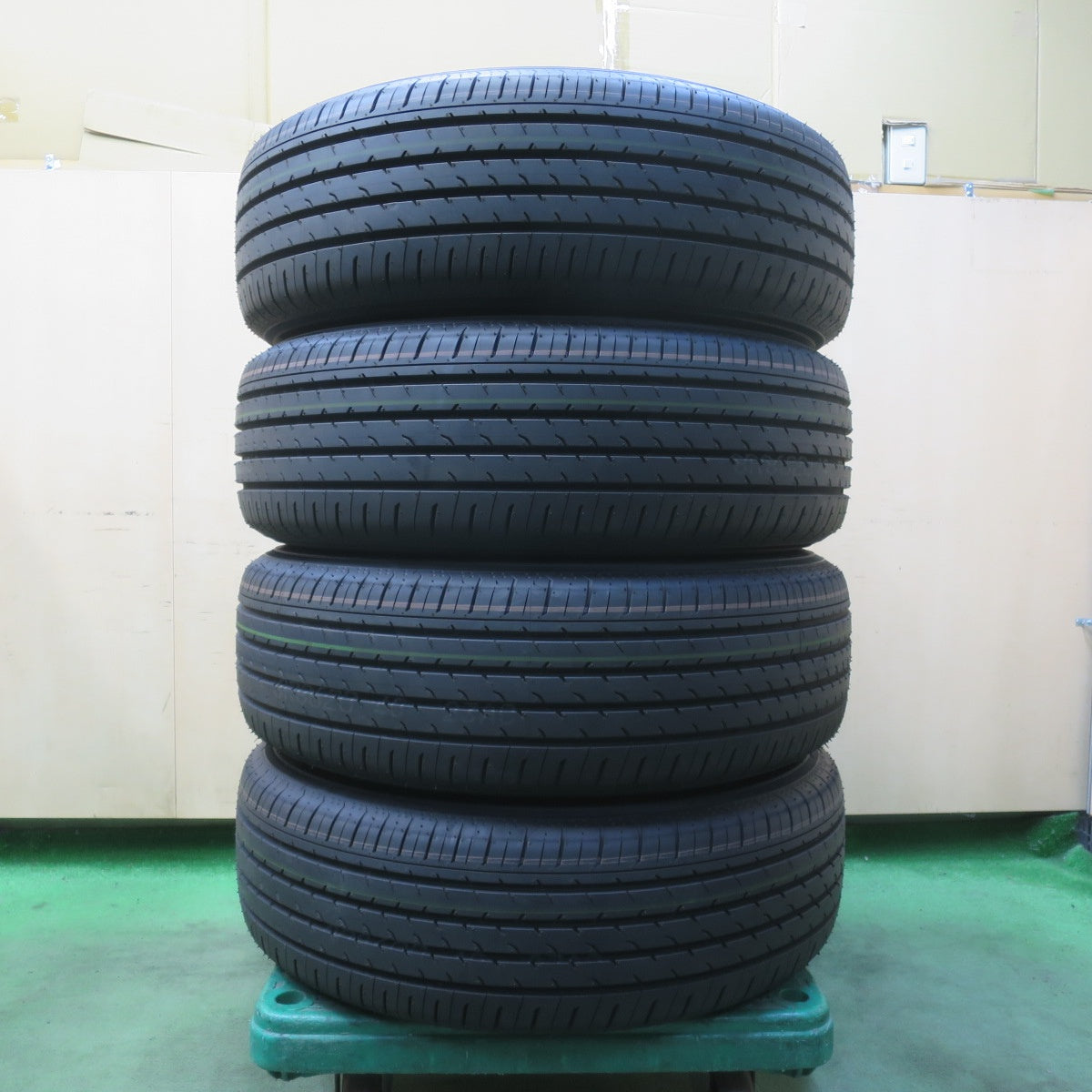 新車外し!26年★トヨタ 40系 アルファード Zグレード 純正 225/60R18 ヨコハマ アドバン V03 18インチ PCD120/5H★6050611イノ