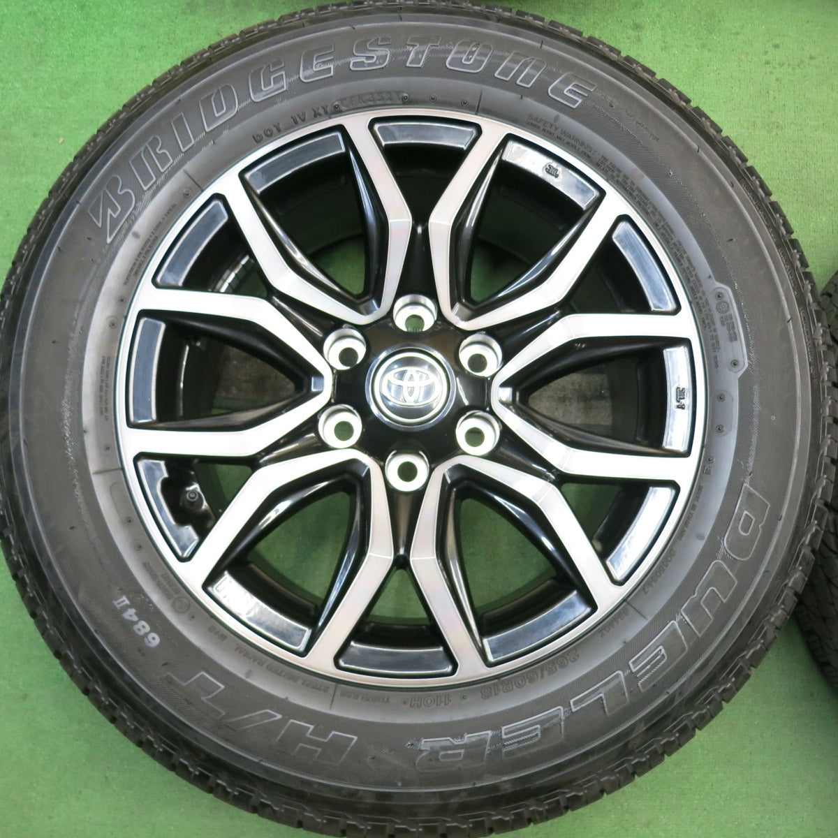 ほぼ新車外し★トヨタ GUN125 ハイラックス GRスポーツ 純正 265/60R18 ブリヂストン デューラー H/T 684Ⅱ 18インチ PCD139.7/6H★5092010HAノ