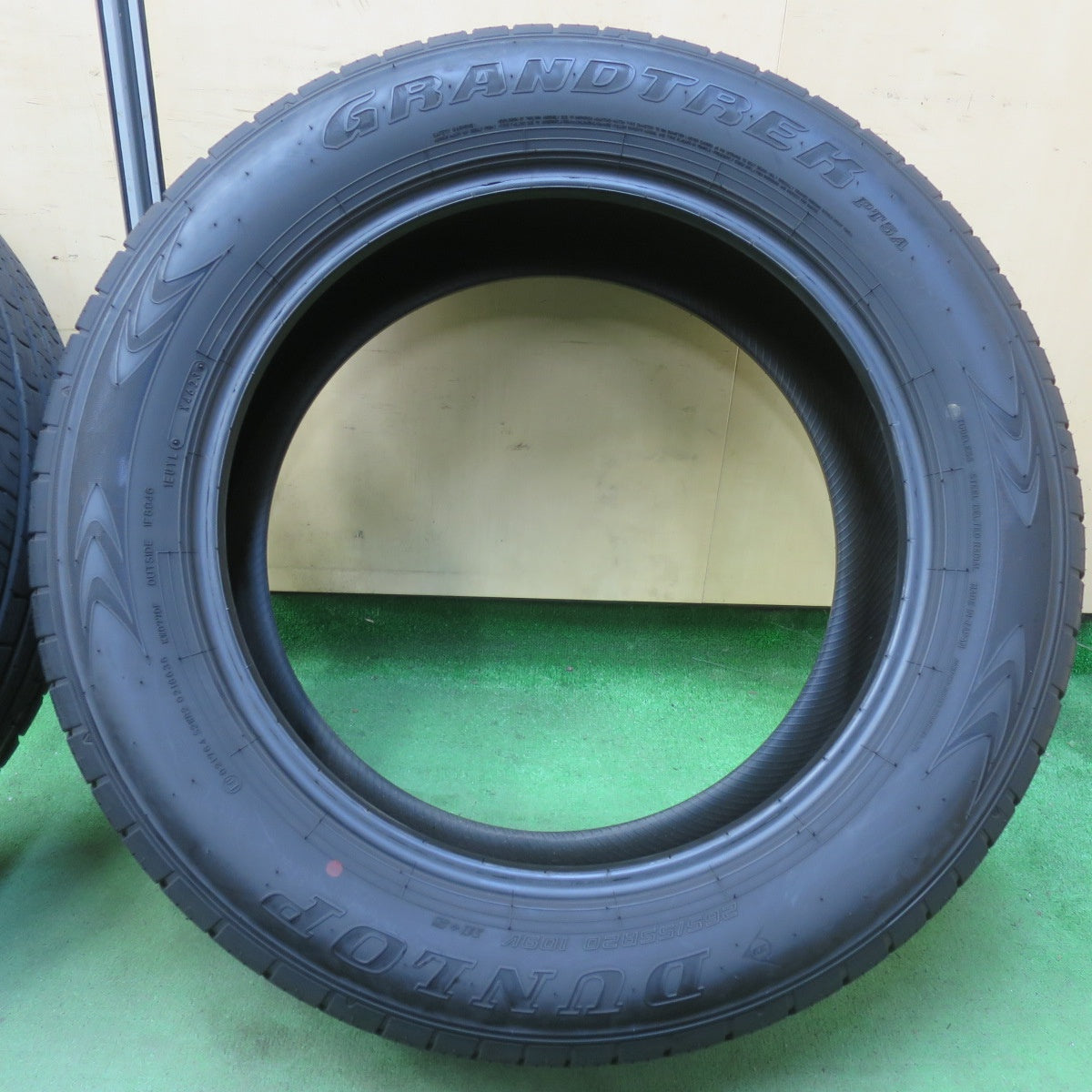 バリ溝!23年!9分★265/55R20 ダンロップ グラントレック PT5A タイヤ 20インチ ランクル 300 レクサス LX 等★5100401イノタ