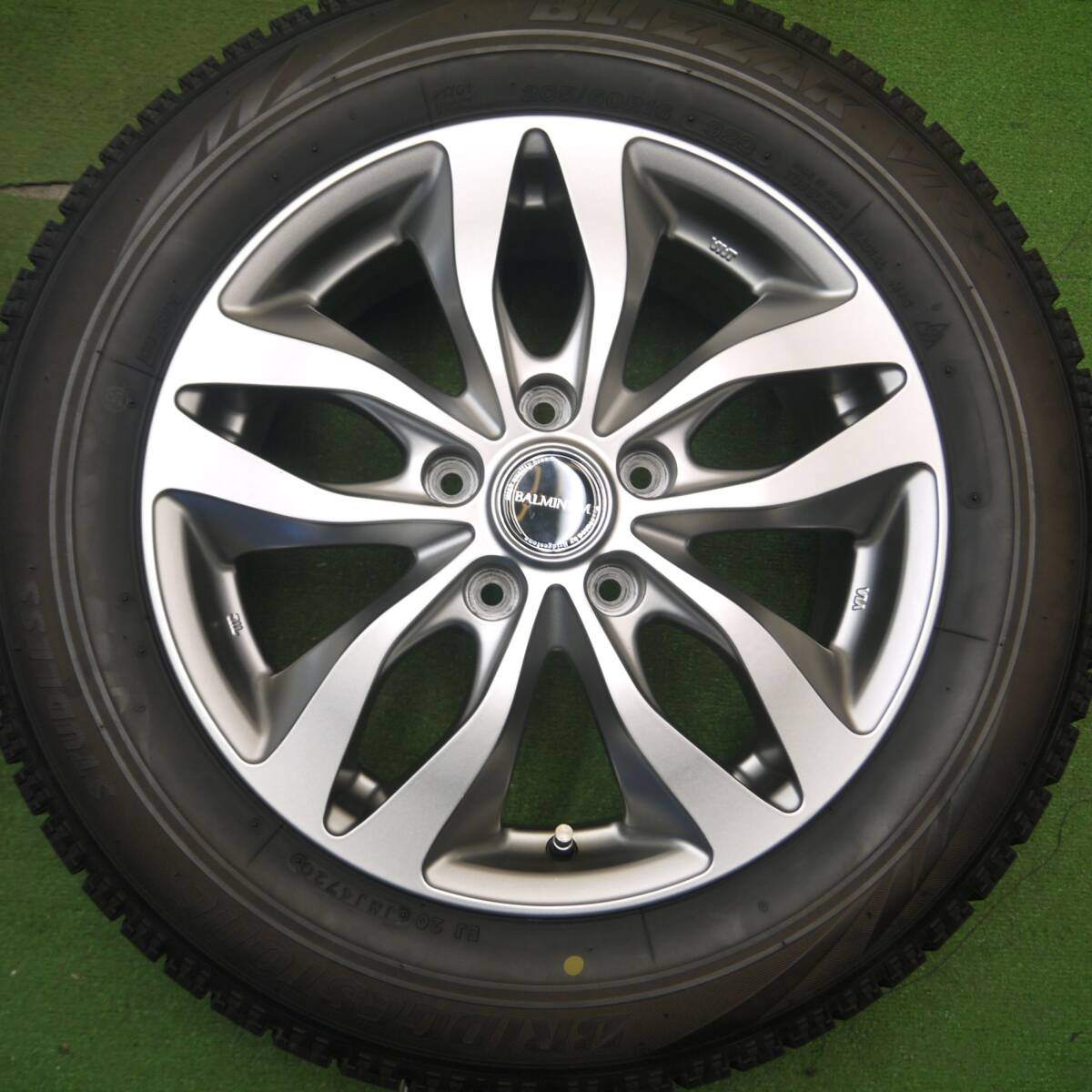 バリ溝!キレイ!9.5分★スタッドレス 205/60R16 ブリヂストン ブリザック VRX BALMINUM バルミナ 16インチ PCD114.3/5H★5022610Hス