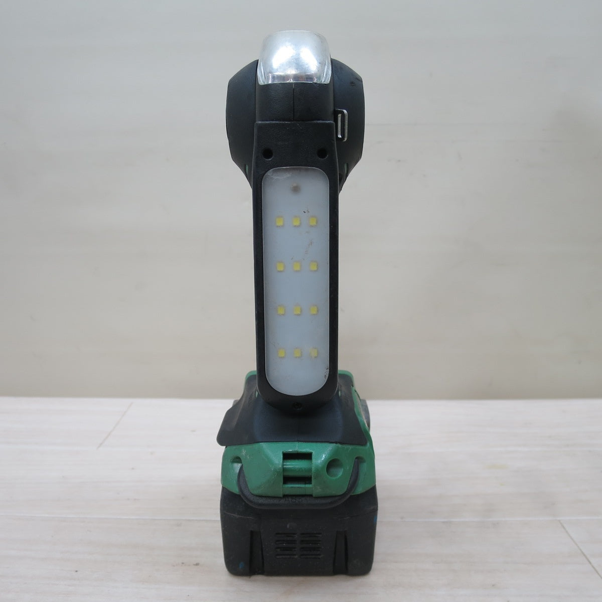 ☆HiKOKI ハイコーキ コードレス ワーク ライト UB18DJL 作業 灯 照明 ランプ 充電式 18V バッテリー BSL1860☆
