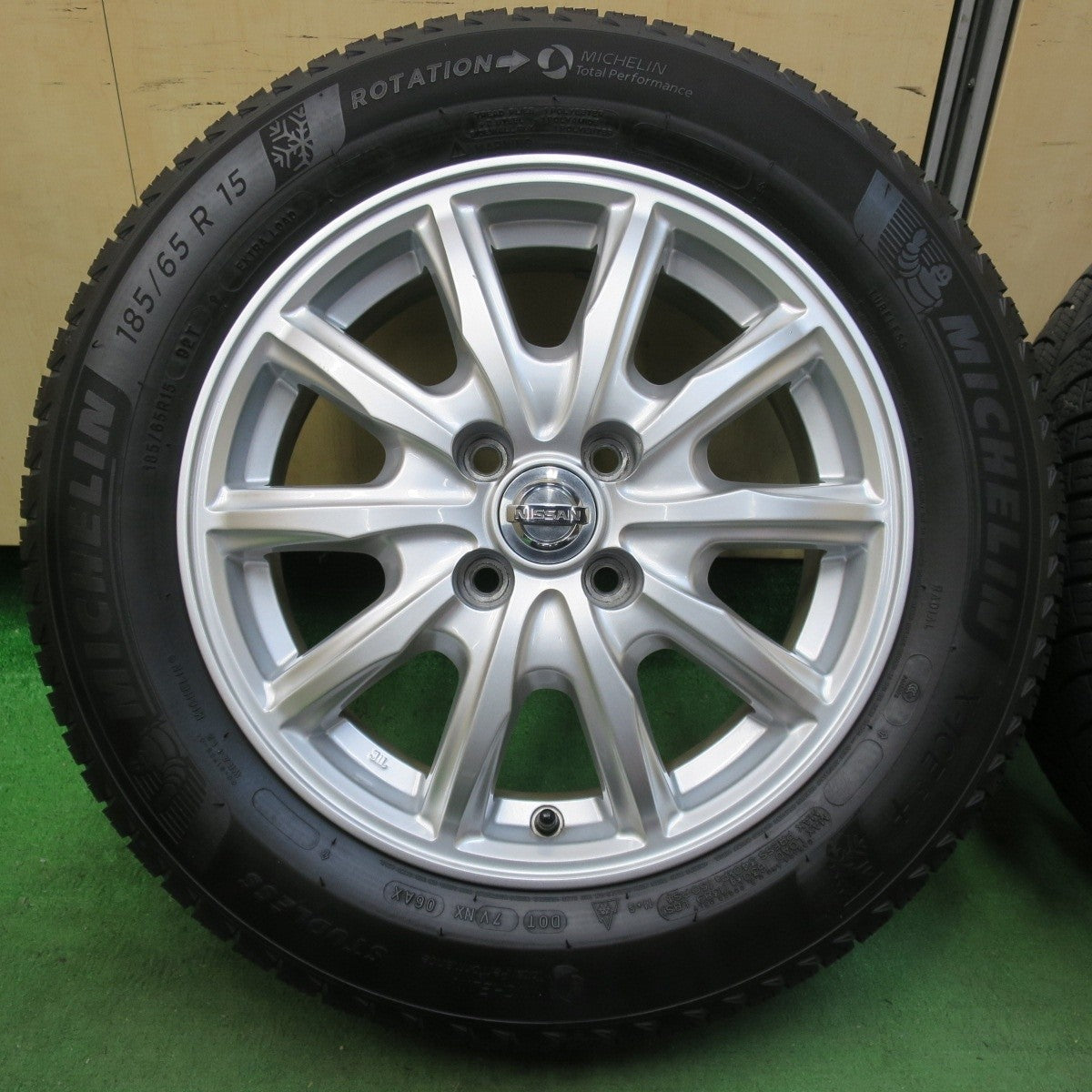 4本価格★日産 純正 OP エスティーロ 185/65R15 スタッドレス ミシュラン X-ICE3+ 15インチ PCD100/4H★5013102イス