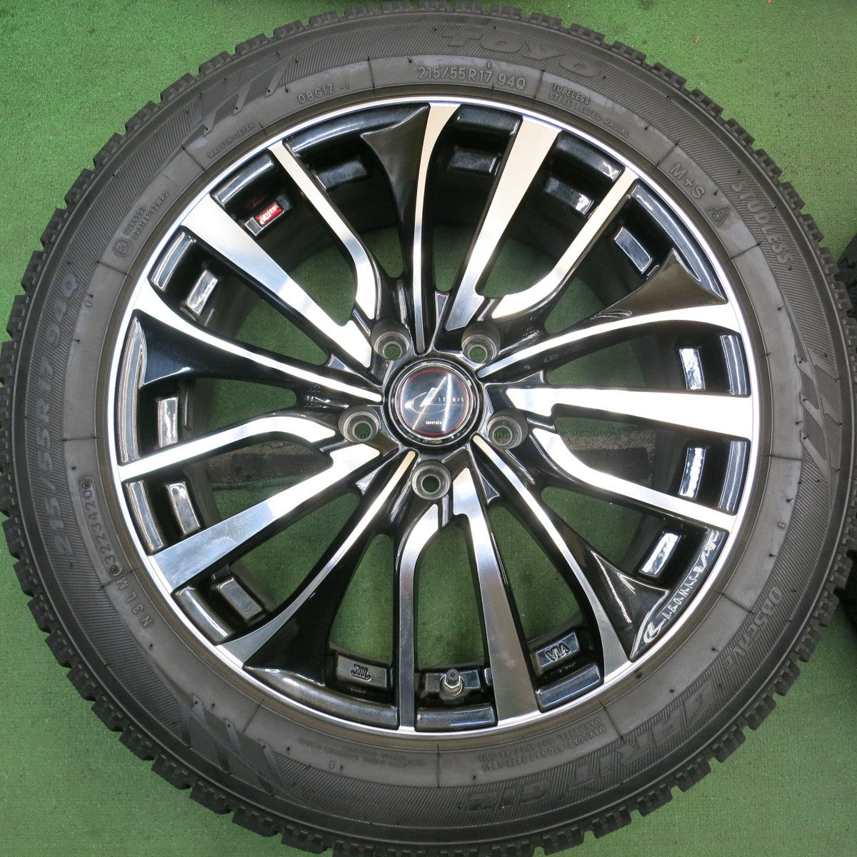 バリ溝!9.5分★LEONIS VT 215/55R17 スタッドレス トーヨー オブザーブ ガリット GIZ レオニス 17インチ PCD114.3/5H★5091110HAス