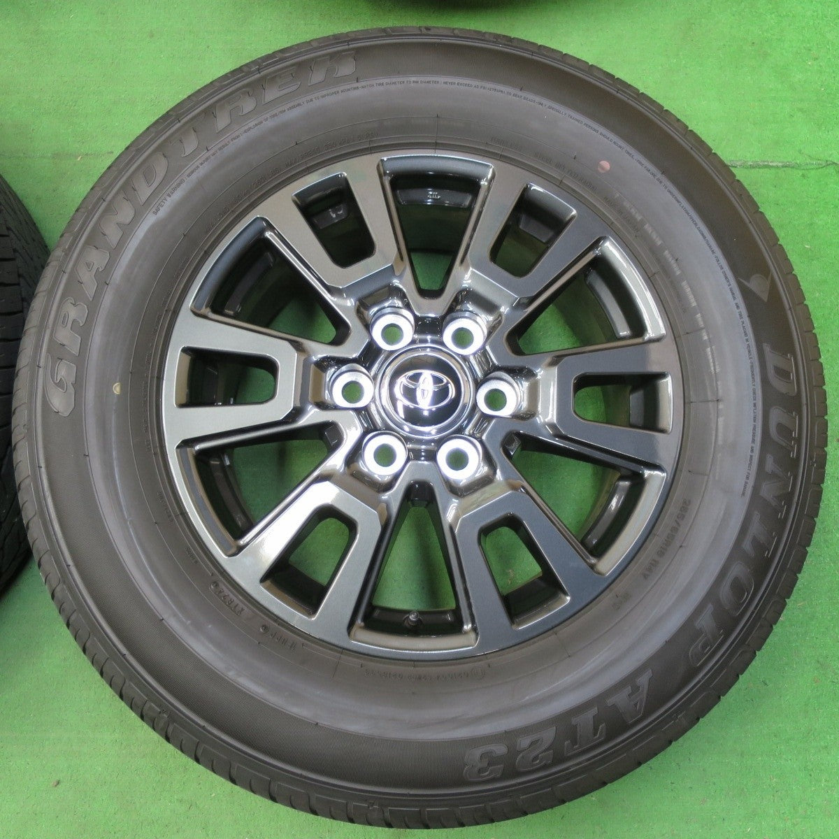 新車外し!24年★トヨタ ランクル 250 VX 純正 265/65R18 ダンロップ AT23 グラントレック 18インチ PCD139.7/6H★4082401イノ