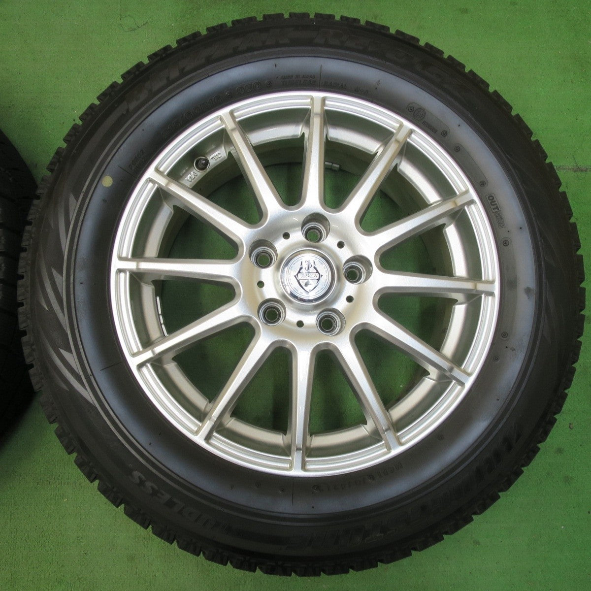 バリ溝!キレイ!9.5分★スタッドレス 215/60R16 ブリヂストン ブリザック REVO GZ JOKER ジョーカー 16インチ PCD114.3/5H★5031708イス
