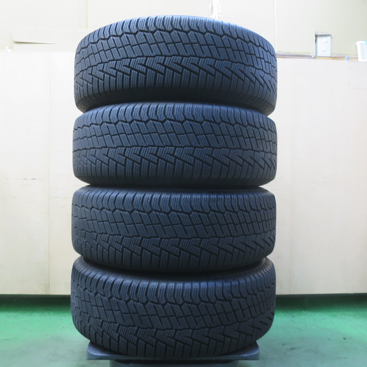 バリ溝!23年!キレイ!9分◎スタッドレス 205/60R16 コンチネンタル ノースコンタクト NC6 SCHNEIDER ATECH シュナイダー 16インチ PCD114.3/5H◎6102003イス