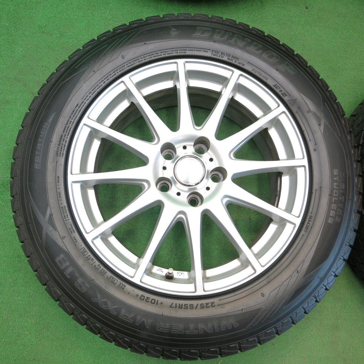 バリ溝 綺麗 9.5分★スタッドレス 225/65R17 ダンロップ ウインターマックス SJ8 Tiradoγ La-Strada PCD114.3/5H★4051702ナス
