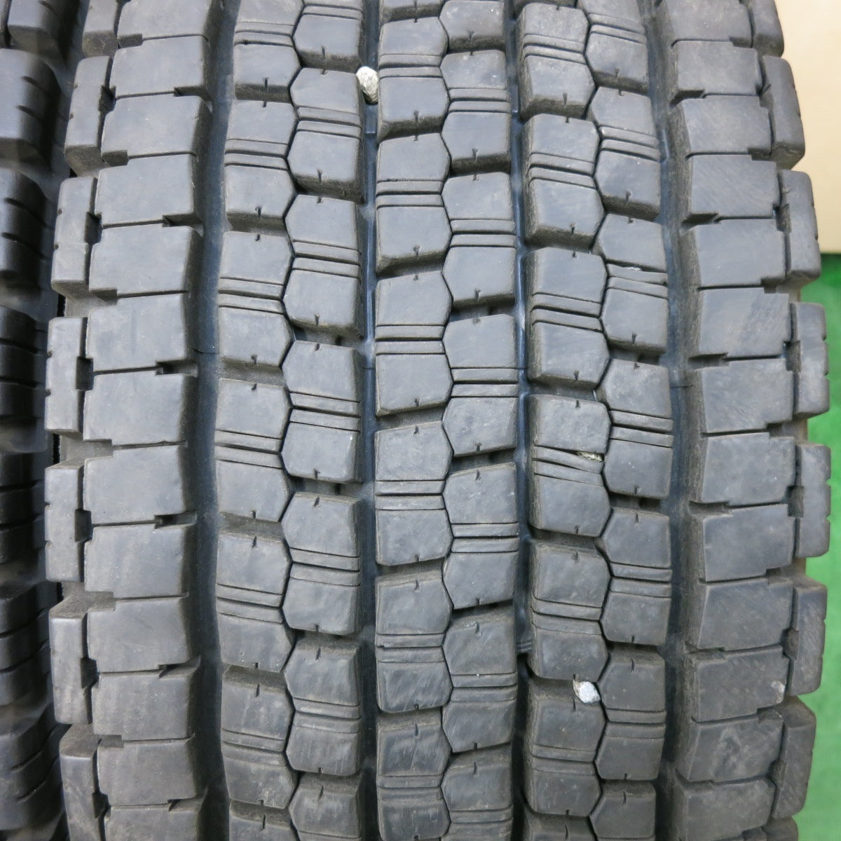 バリ溝!23年!9分★トラック タイヤ 245/70R19.5 136/134J スタッドレス ブリヂストン W999 19.5インチ★5053007SYスタ