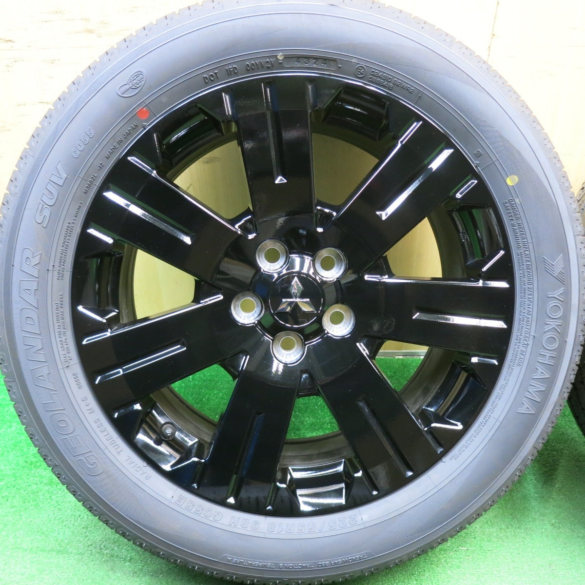 新車外し!24年★三菱 デリカ D:5 シャモニー 純正 225/55R18 ヨコハマ ジオランダー SUV G055 G055E 18インチ PCD114.3/5H★5040505TNノ