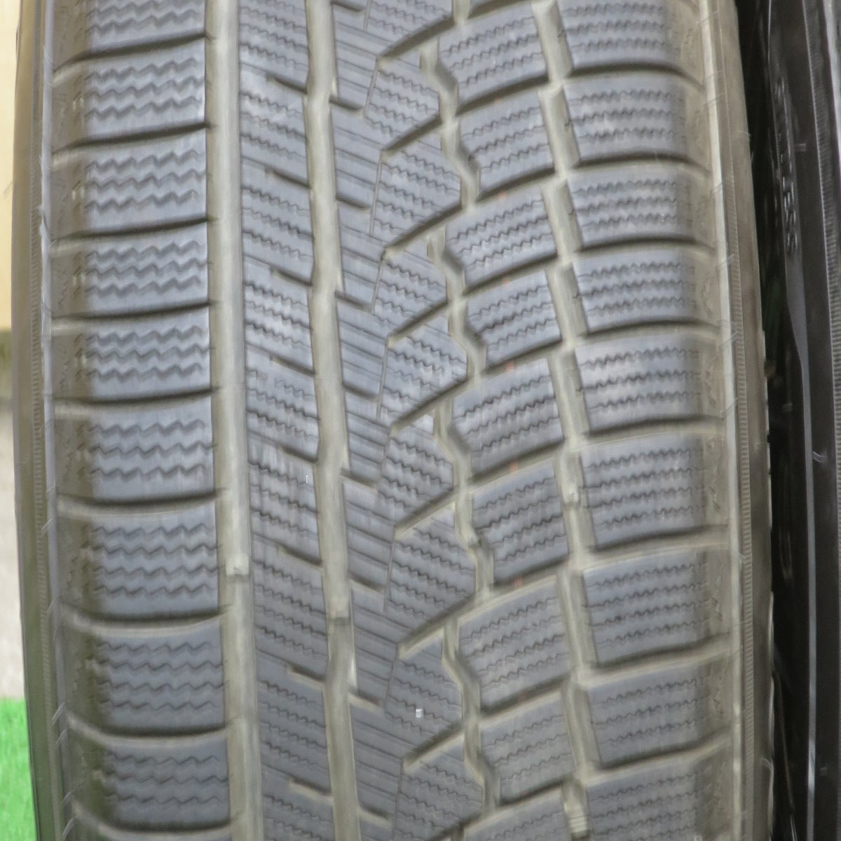 バリ溝!9.5分★スタッドレス 225/65R17 ジーテックス WH1000 SUV Verthandi ヴェルサンディ ヴェルザンディ 17インチ PCD114.3/5H★5090102TTス