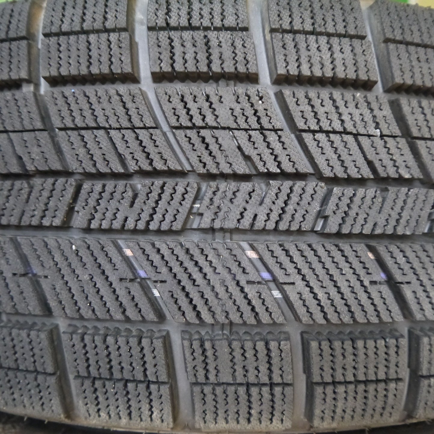 バリ溝!22年!9.5分以上★スタッドレス 215/45R17 ナンカン アイスアクティバ AW-1 Verthandi ヴェルザンディ ヴェルサンディ 17インチ PCD114.3/5H★5051206Hス