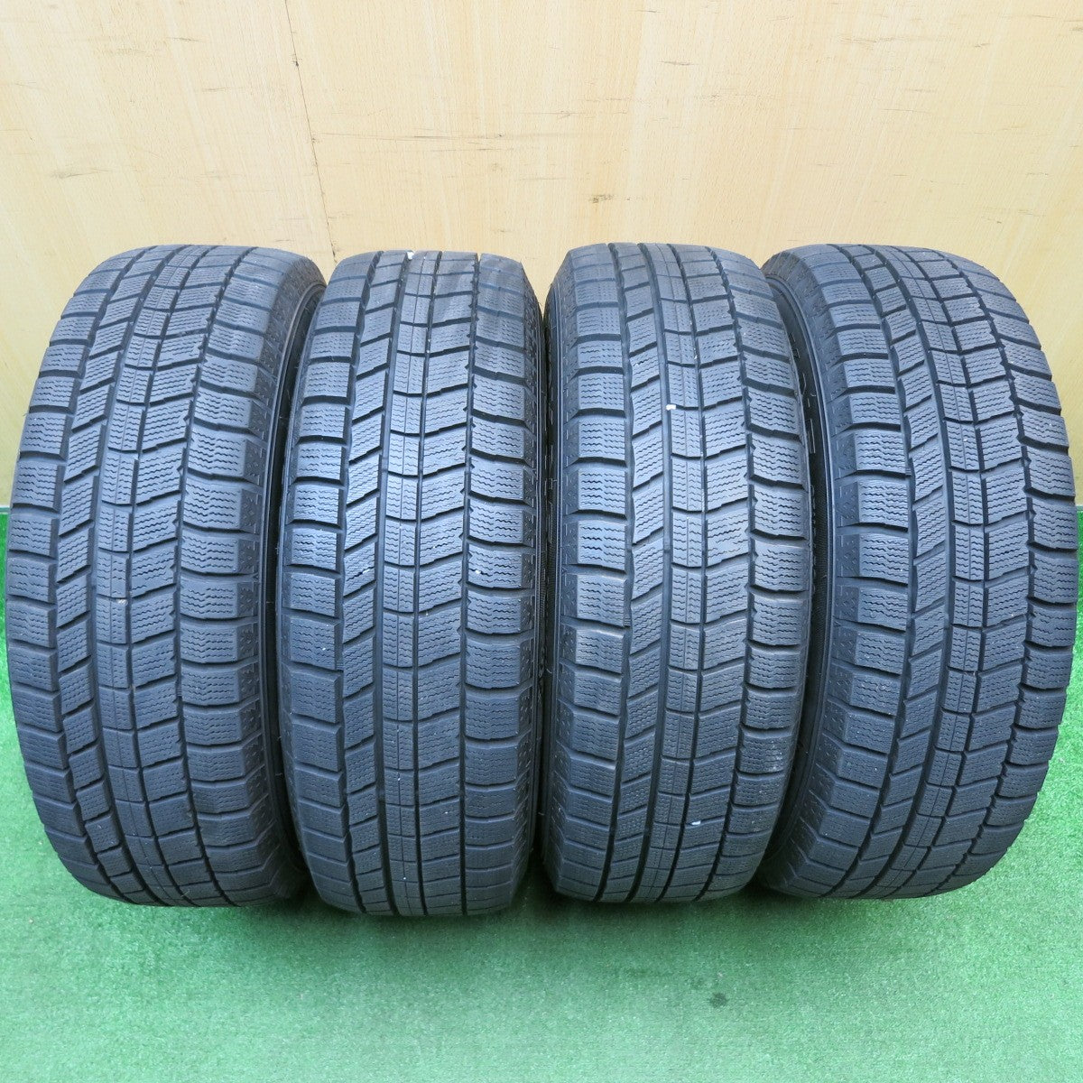 バリ溝!23年!キレイ!9.5分以上★プリウス 等 195/65R15 スタッドレス オートバックス ノーストレック N5 Exceeder エクシーダー 15インチ PCD100/5H★5112903HAス