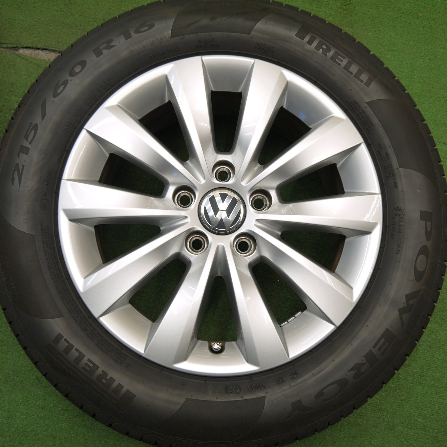 バリ溝!23年!キレイ!9分★ワーゲン ビートル 純正 215/60R16 ピレリ POWERGY パワジー 16インチ PCD112/5H★5042209Hノ