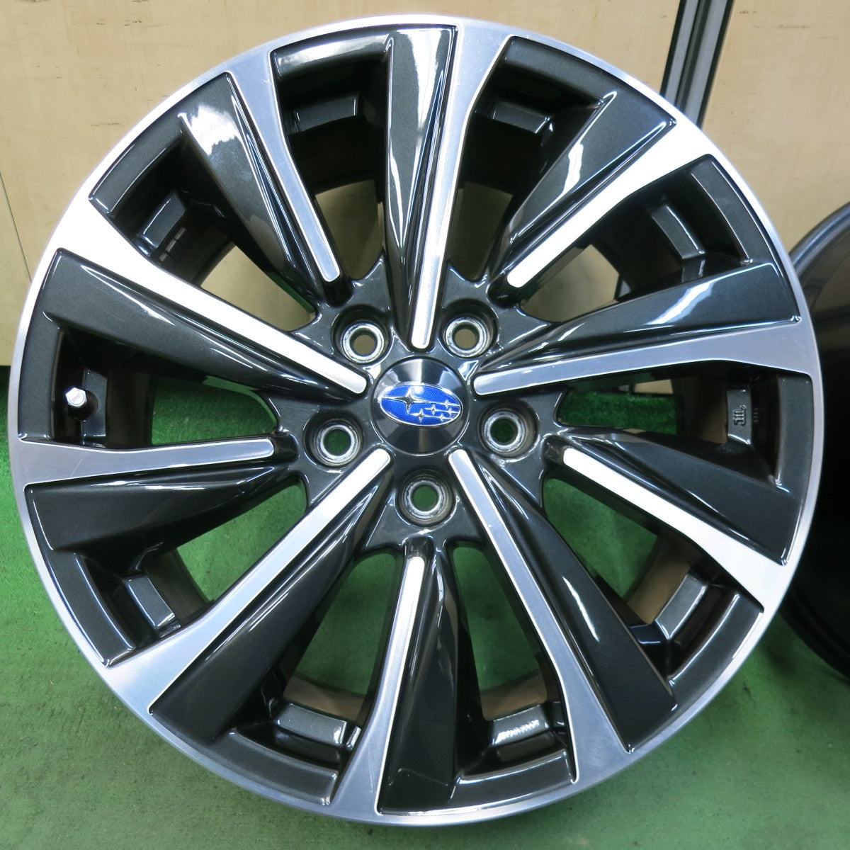 キレイ★スバル レヴォーグ STI スポーツ 純正 ホイール 18インチ 18×7.5J PCD114.3/5H★5053011SYホ