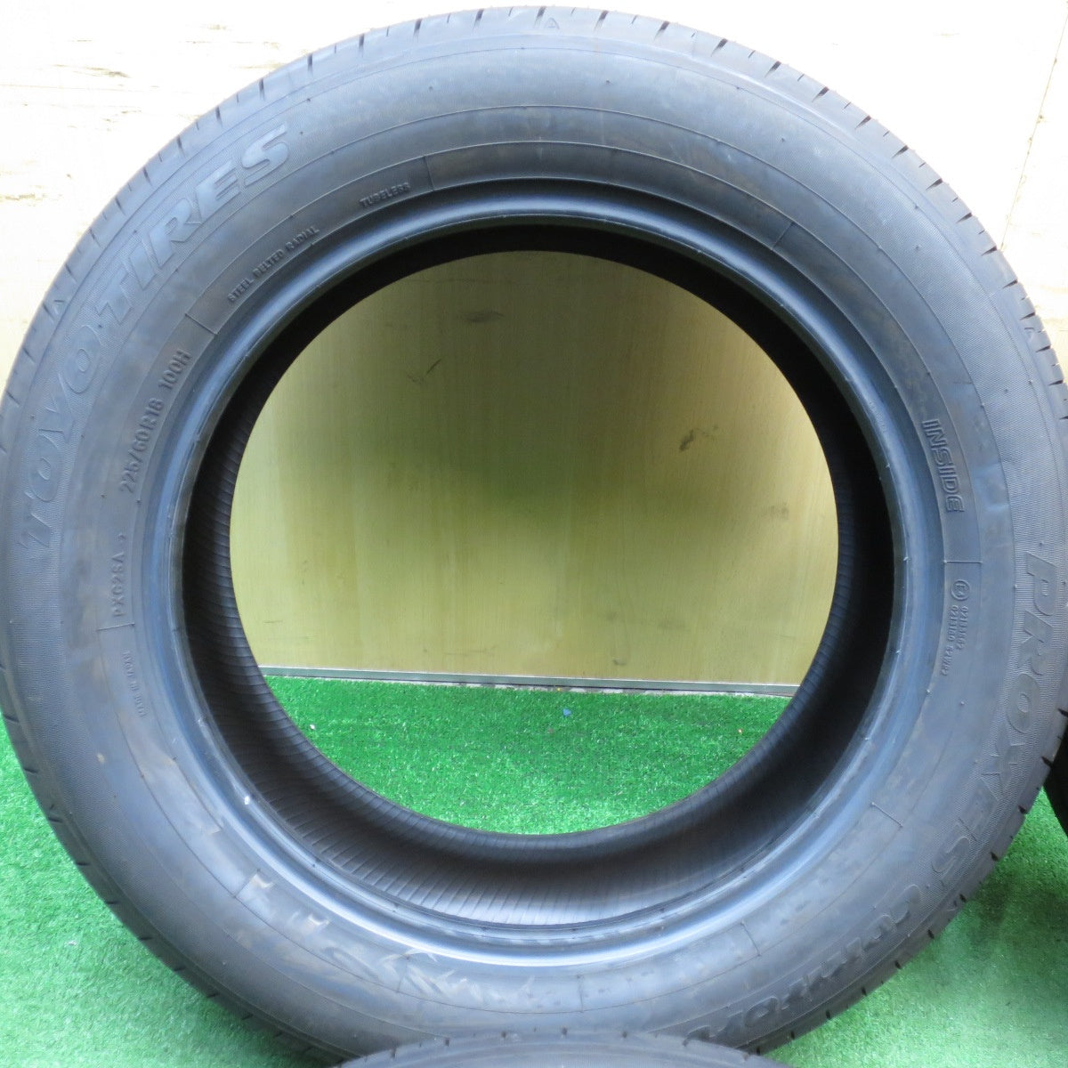 新車外し!24年★225/60R18 トーヨー プロクセス Comfort タイヤ 18インチ 40 アルファード ヴェルファイア ハリアー 等★5041602KKノタ