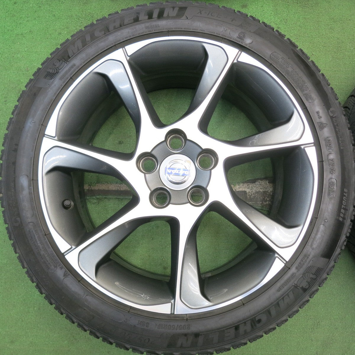 4本価格★ボルボ V40 純正 205/50R17 スタッドレス ミシュラン X-ICE3+ 17インチ PCD108/5H★5083003HAス