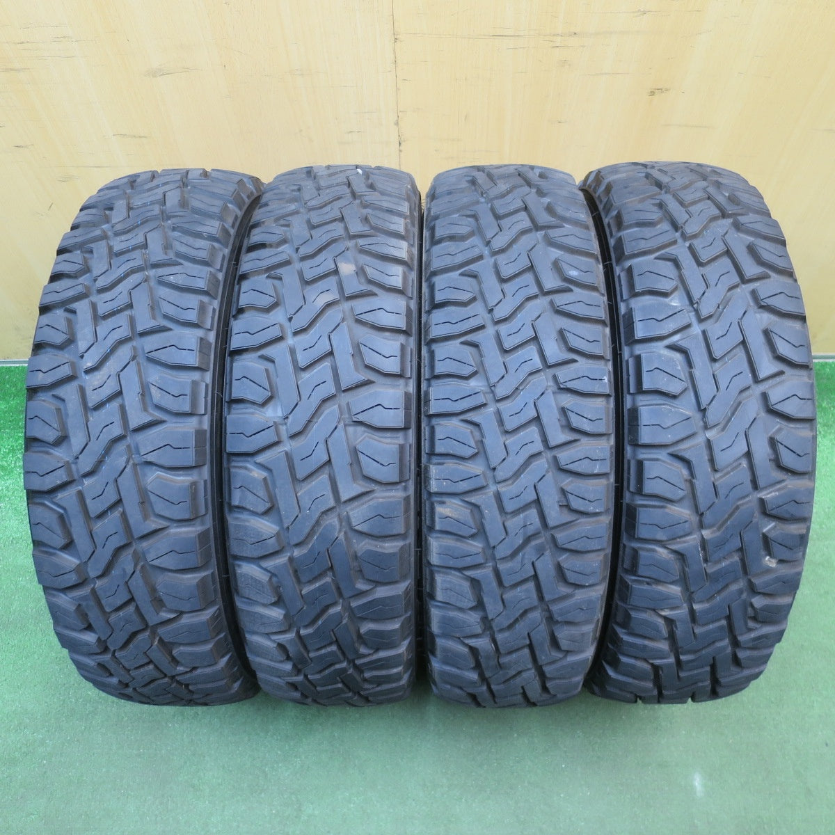 バリ溝!25年!キレイ!9.5分以上★165/65R15 トーヨー オープンカントリー R/T MX MAD CROSS マッドクロス 15インチ ソリオ タフト ハスラー 等 PCD100/4H★6032501NJノ