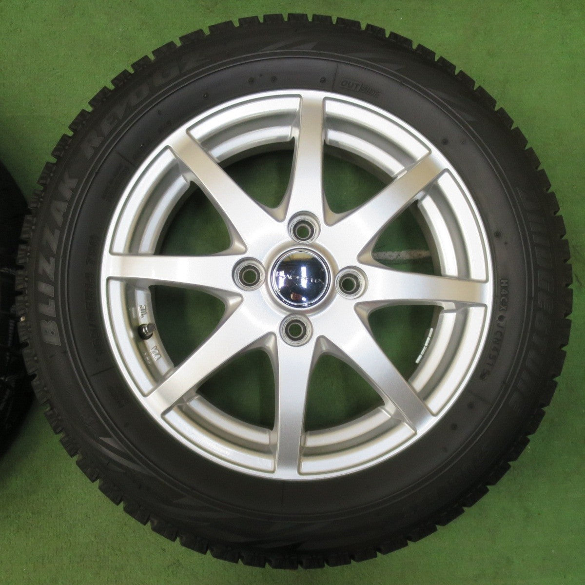 バリ溝!キレイ!8.5分★スタッドレス 165/65R14 ブリヂストン ブリザック REVO GZ LAPORTA ラポルタ 14インチ ソリオ ハスラー 等 PCD100/4H★5013101イス