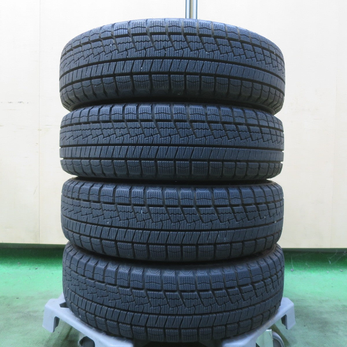 バリ溝!23年!キレイ!9.5分以上◎スタッドレス 155/65R14 ネクセン ウィンガード ice2 AZ Sports AZスポーツ 14インチ PCD100/4H◎6071801イス