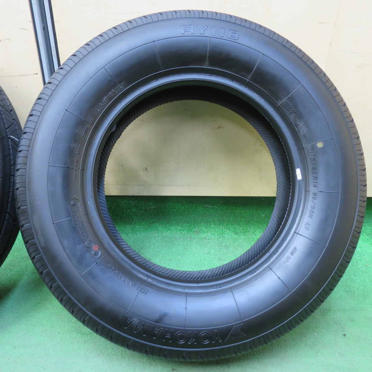 ほぼ未使用!25年★トラック タイヤ 175/80R14 99/98N ヨコハマ RY118 14インチ★5102002イノタ
