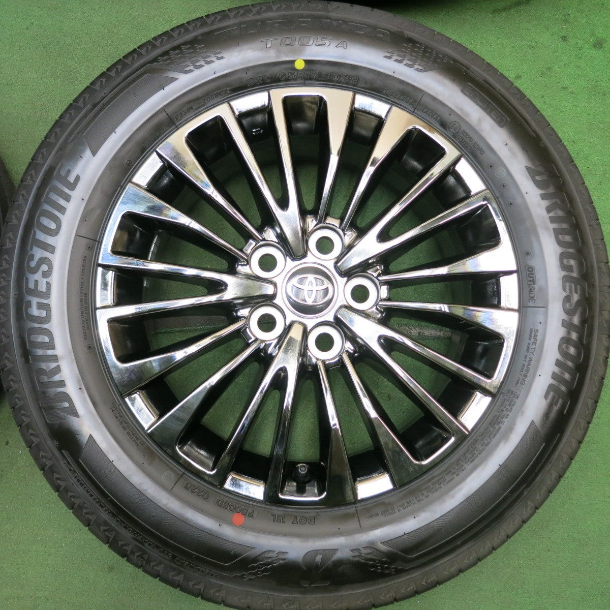 バリ溝!25年!キレイ!9.5分以上★トヨタ 40系 アルファード エグゼクティブラウンジ 純正 225/65R17 ブリヂストン トランザ T005A 17インチ PCD120/5H★5090405HAノ
