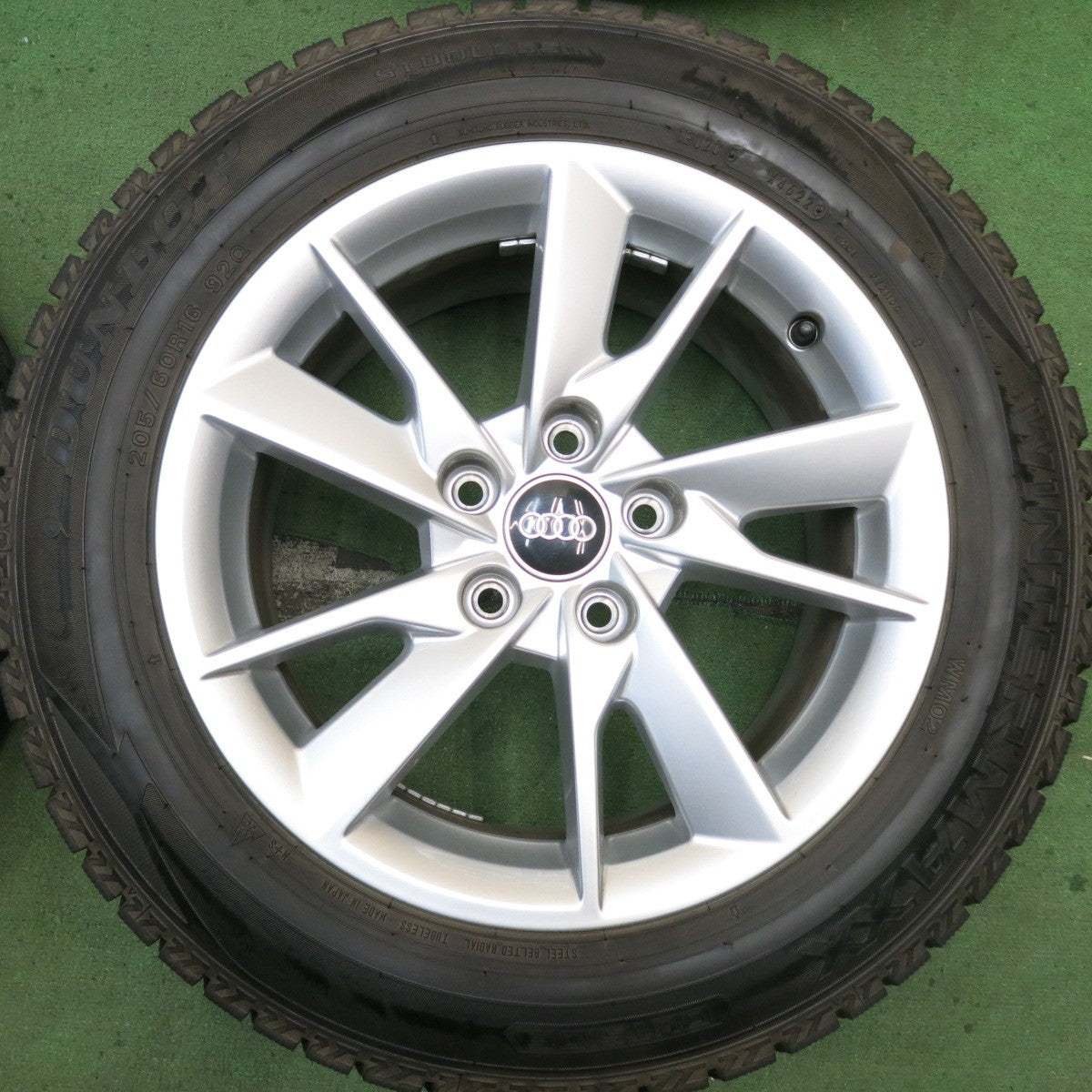 超バリ溝!22年!キレイ!9.5分以上★アウディ A4 8W 純正 205/60R16 スタッドレス ダンロップ ウインターマックス WM02 16インチ PCD112/5H★5080210HAス