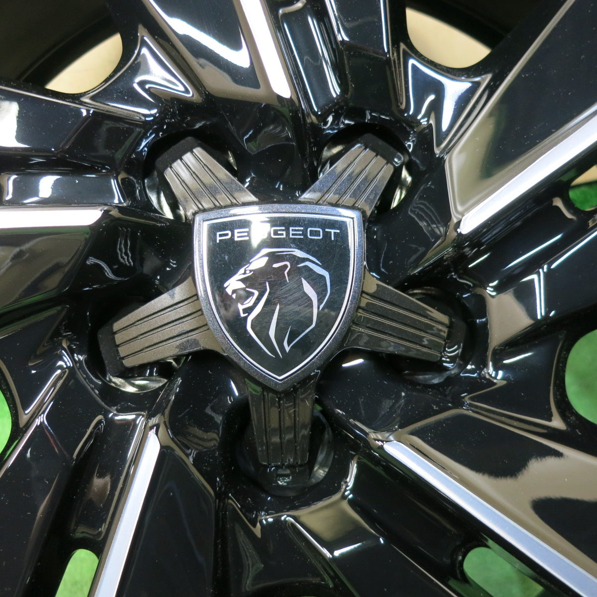 新車外し★プジョー 408 アリュール 純正 ホイール 19インチ 19×7J PEUGEOT PCD108/5H★5041805SYホ