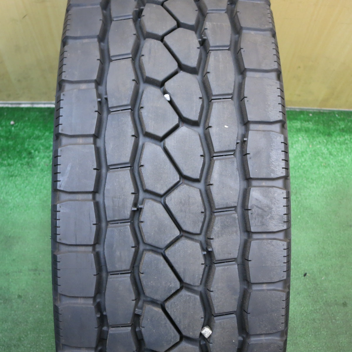 バリ溝!24年!9.5分以上!1本◎トラック タイヤ 245/70R19.5 136/134J ブリヂストン エコピア M801 Ⅱ ミックス オールシーズン 19.5インチ◎6101406KKスタ