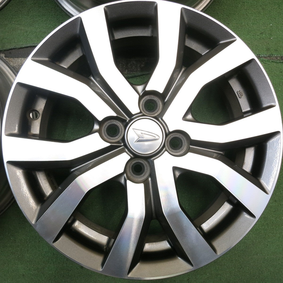キレイ★ダイハツ トール 純正 ホイール 15インチ 15×5J タンク ルーミー 等 PCD100/4H★5081510HAホ