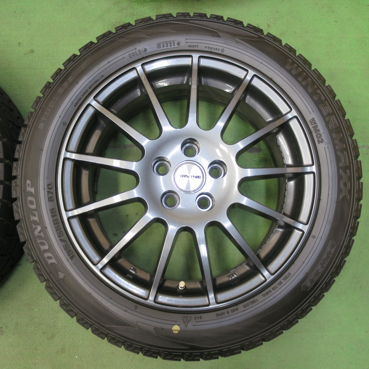 ほぼ未使用!23年!キレイ★アウディ ワーゲン 等 IRVINE F01 195/55R16 スタッドレス ダンロップ ウインターマックス WM02 アーヴィン 16インチ PCD100/5H★5092903イス