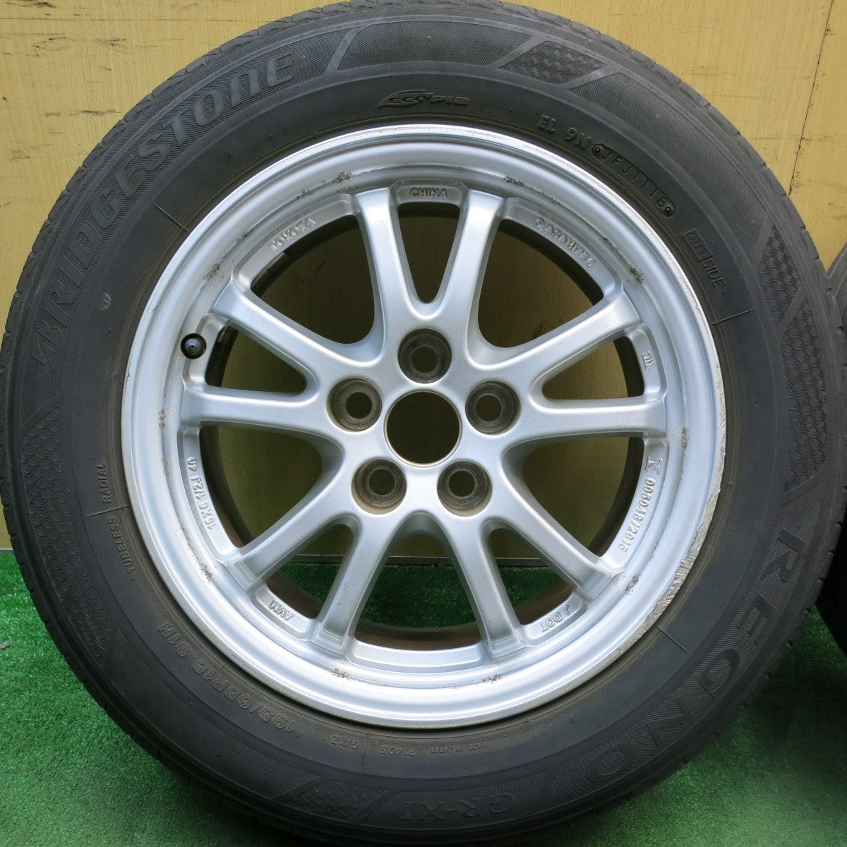 4本価格★トヨタ 30系 プリウス 純正 195/65R15 ブリヂストン レグノ GR-XI 15インチ PCD100/5H★5080912HAノ
