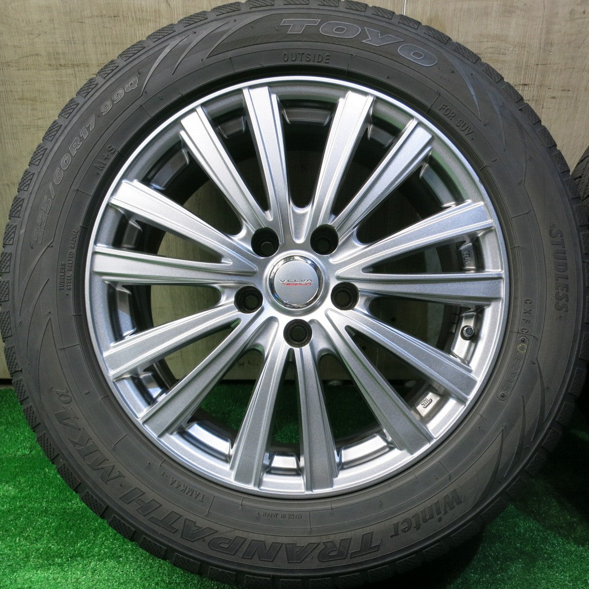 キレイ★スタッドレス 225/60R17 トーヨー ウインター トランパス MK4α VELVA TESALIA ヴェルヴァ テサリア 17インチ PCD114.3/5H★5110803HAス