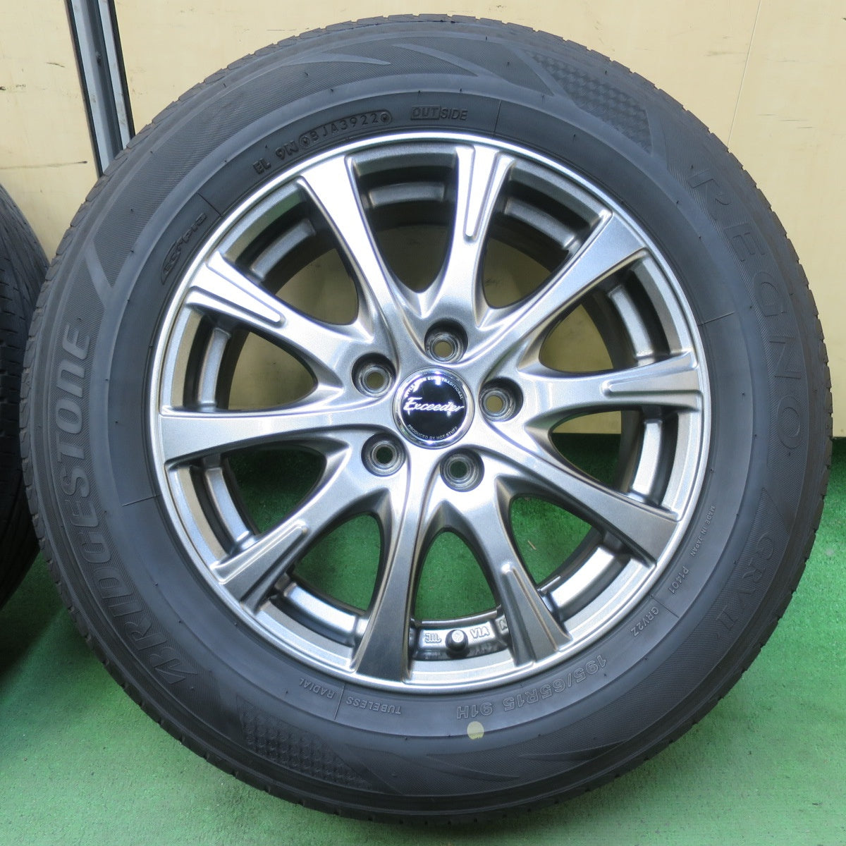 バリ溝!22年!キレイ!9.5分★プリウス 等 195/65R15 ブリヂストン レグノ GRV2 Exceeder エクシーダー 15インチ PCD100/5H★5092915イノ