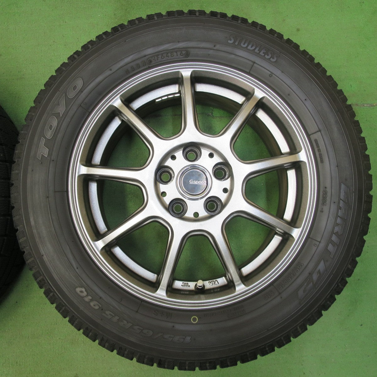 バリ溝!キレイ!9分★プリウス 等 195/65R15 スタッドレス トーヨー ガリット G5 G.Speed Gスピード 15インチ PCD100/5H★5051011イス