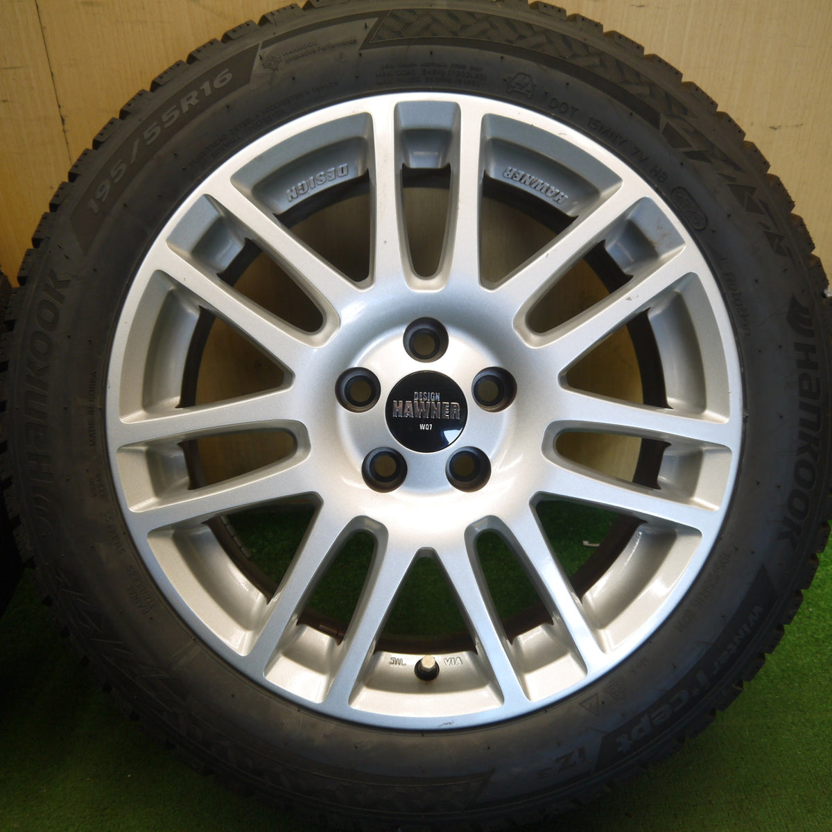 ほぼ未使用!25年!キレイ◎ワーゲン 等 195/55R16 スタッドレス ハンコック ウインター アイセプト IZ3 DESIGN HAWNER W07 ハウナー デザイン 16インチ PCD100/5H◎6082105Hス