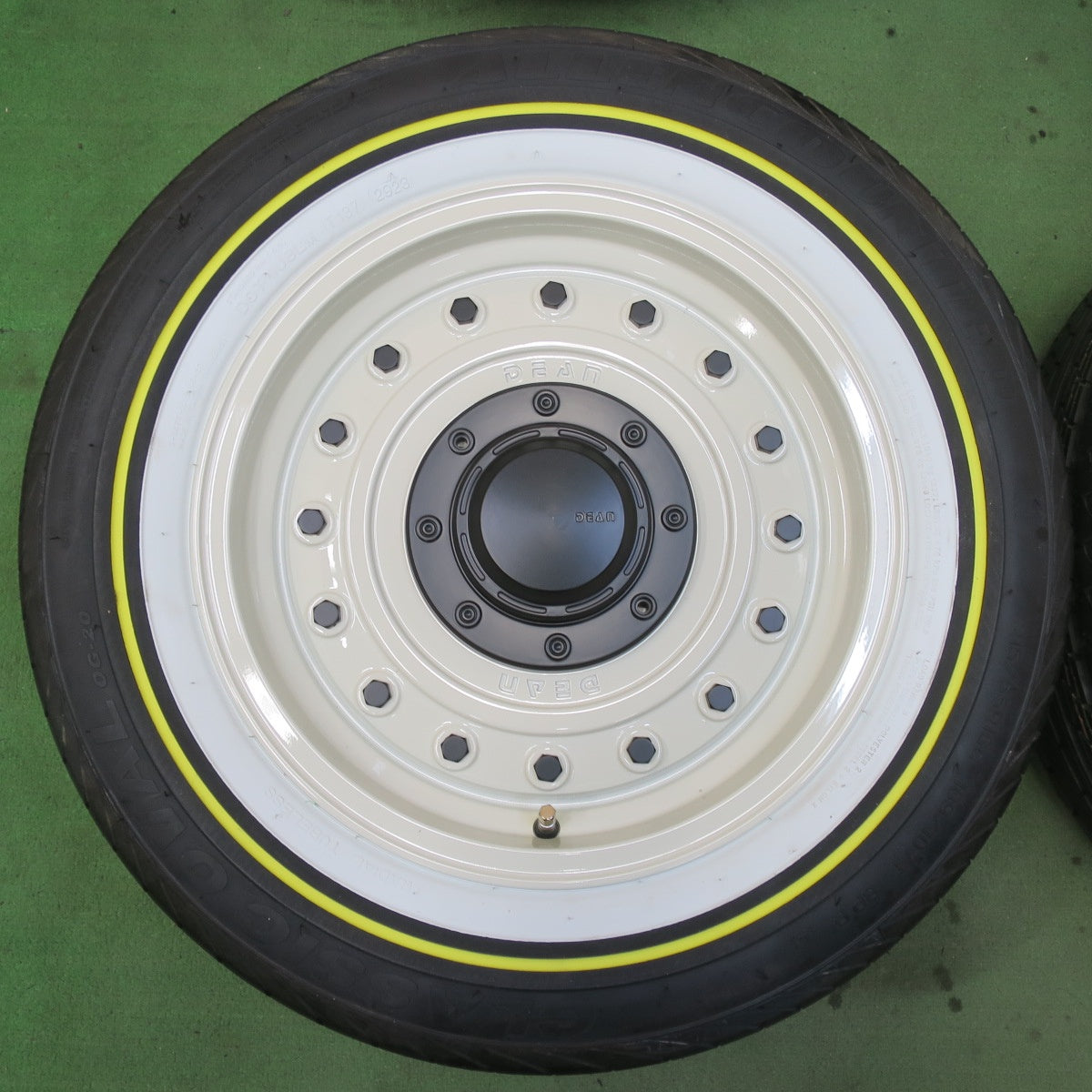 未使用!23年!付属品付★CRIMSON DEAN 215/65R16C 109/107T 8PR オーレンカウンター クラシックオーバル OG-20 クリムソン ディーン PCD139.7/6H★5062401イノ
