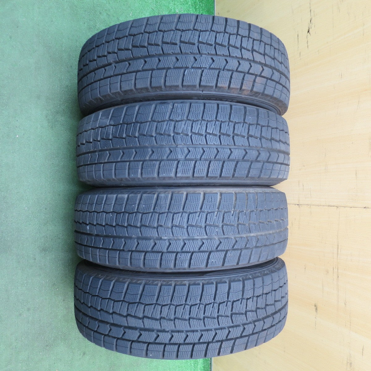 バリ溝!23年!9.5分以上★シエンタ 等 185/60R15 スタッドレス ダンロップ ウインターマックス WM02 Valette 15インチ PCD100/5H★5093002NJス